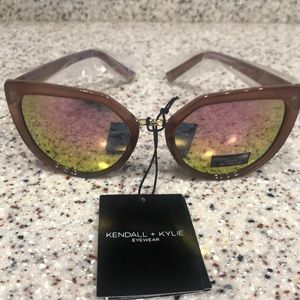🆕  Kendall + Kylie Sunglasses